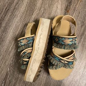 Platform Teva sandals